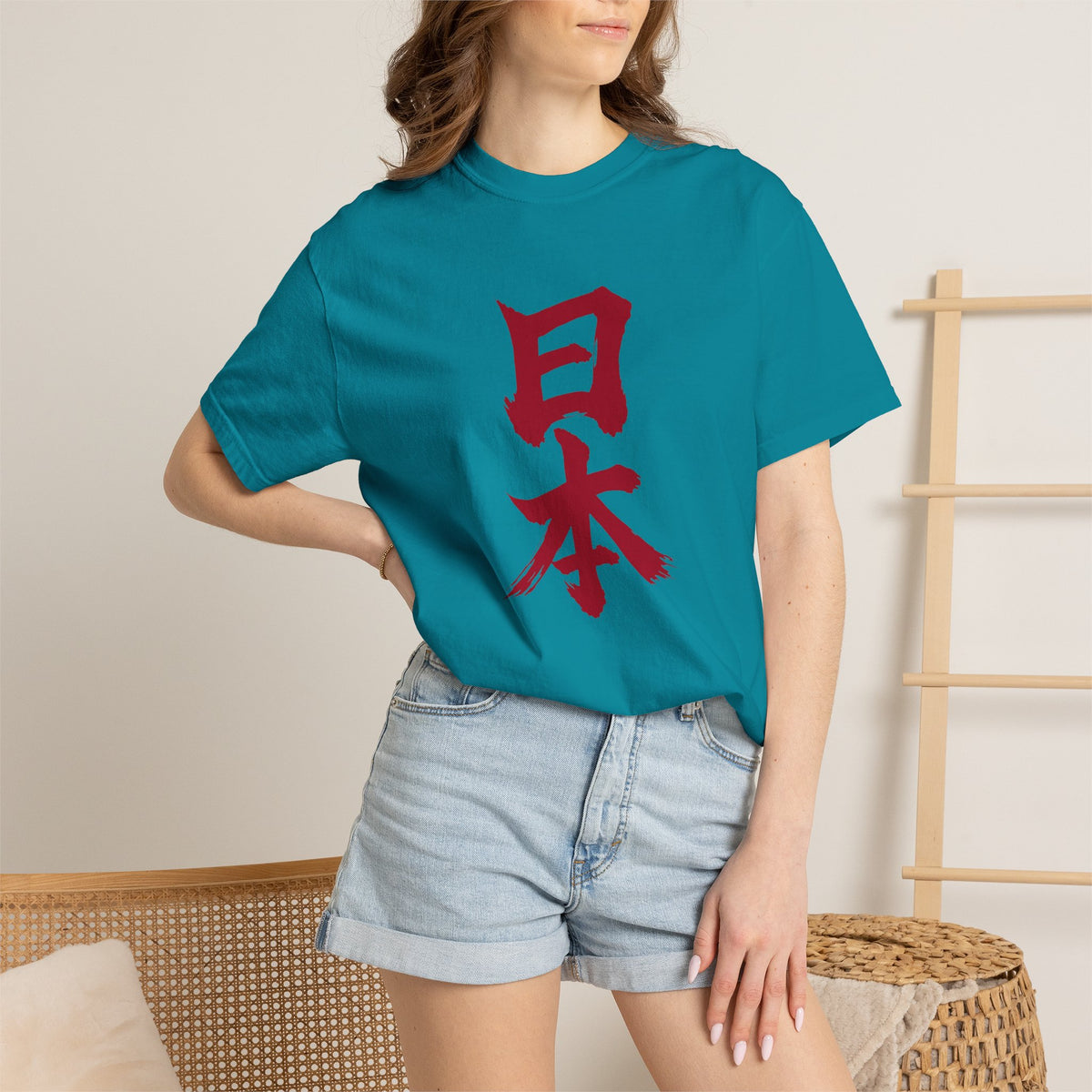 日本 書道デザイン Tシャツ｜日の丸をイメージした赤い筆文字｜ユニセックス コットンTシャツ