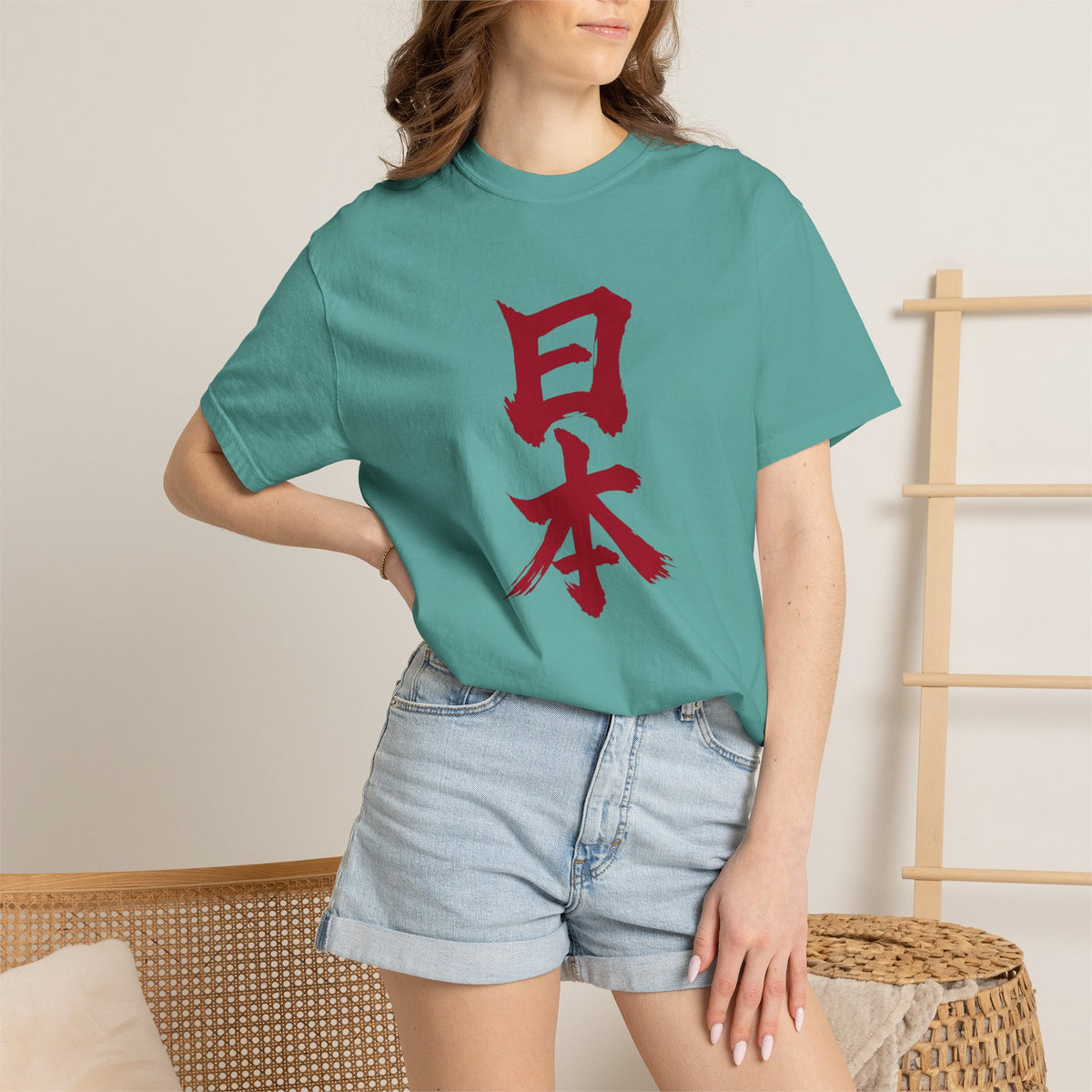 日本 書道デザイン Tシャツ｜日の丸をイメージした赤い筆文字｜ユニセックス コットンTシャツ