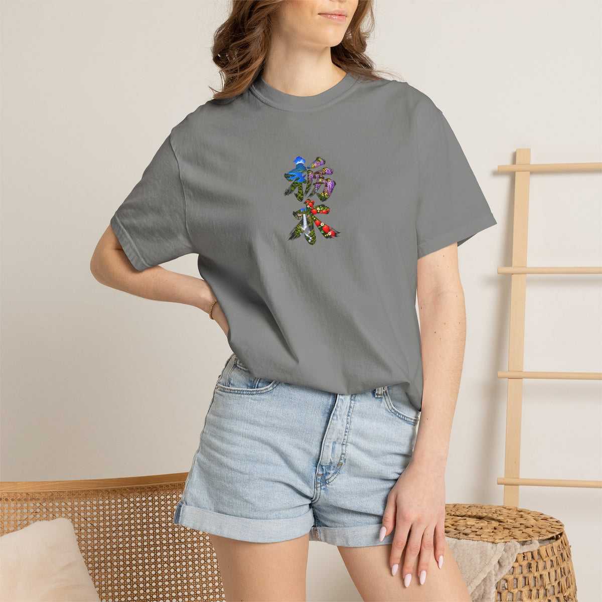 栃木 Tochigi Kanji Art T-Shirt | Mt. Nantai, Lake Chuzenji, Kegon Falls, Wisteria & Strawberry Design