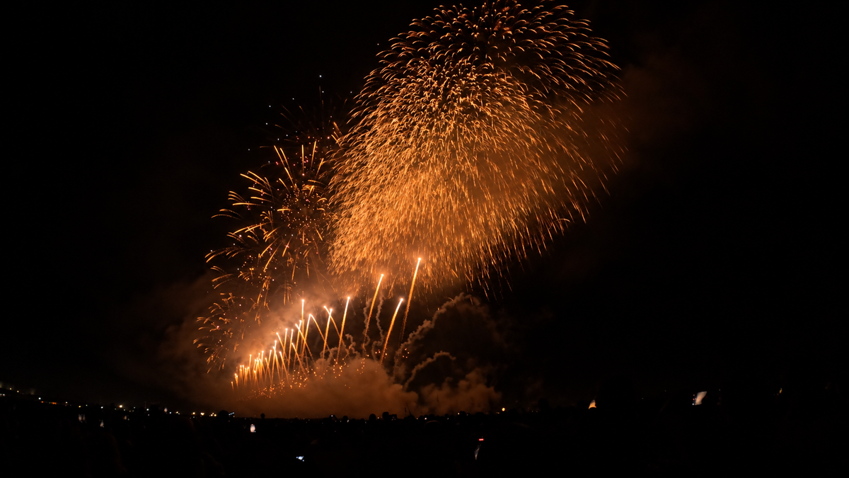 大曲の花火 （2026年版）｜秋田・夜空を彩る花火写真Tシャツ　｜Omagari Fireworks Photo T-Shirt